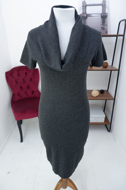 Платье Incity из вискозы трикотажное 44 размер