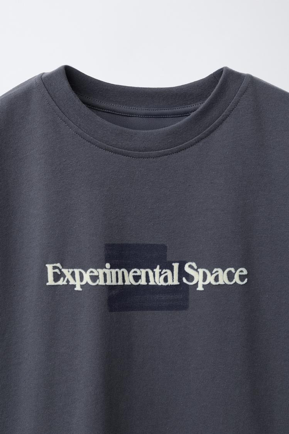 ZARA ФУТБОЛКА С РЕЛЬЕФНОЙ НАДПИСЬЮ, АНТРАЦИТОВО-СЕРЫЙ