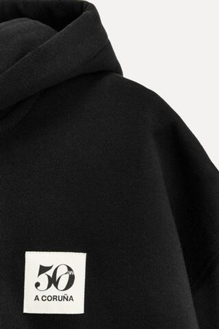 ZARA ТОЛСТОВКА С КАПЮШОНОМ И НАШИВКОЙ «50TH ANNIVERSARY», ЧЕРНЫЙ