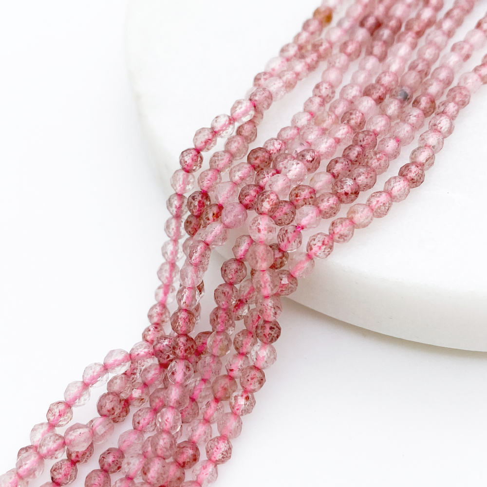 Кварц "Клубничный" граненый, размер около 3 мм, цена за нить 38 см