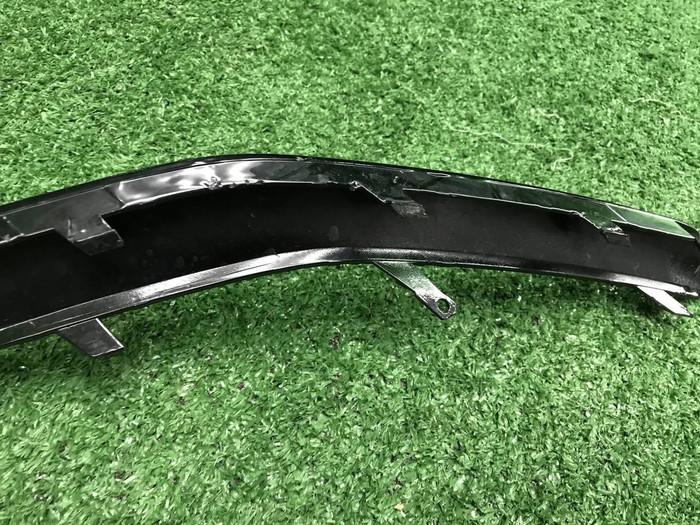 Молдинг переднего бампера Audi Q8 (18-23) S-line