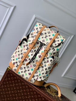 Louis Vuitton Christopher MM