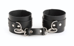 Черные кожаные оковы со сцепкой (Цвет: черный)