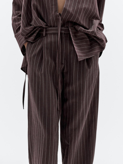 Massimo Dutti Брюки в тонкую полоску с вытачками, бордовый