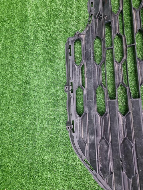 Решетка радиатора Toyota RAV4 5 XA50 (2018-н.в.)