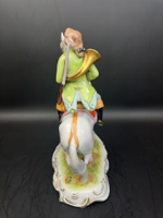 Конный охотник с ружьем