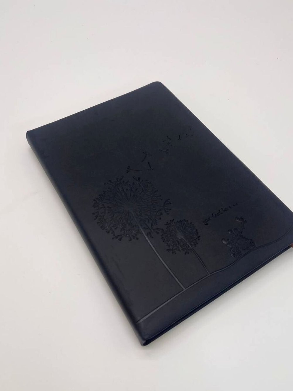 Блокнот 135 л. В5 25*17,5 см лин. черный одуванчик  (7670-8)