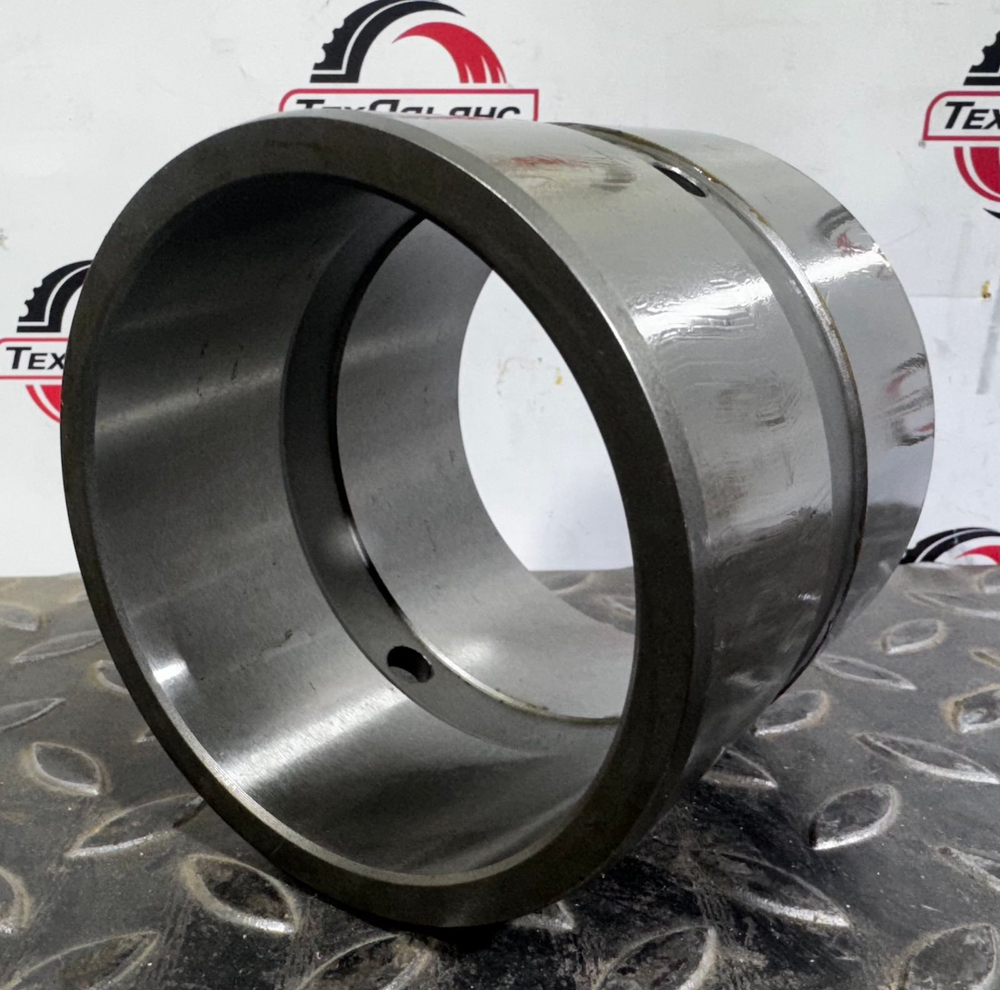 Втулка 424-70-11820