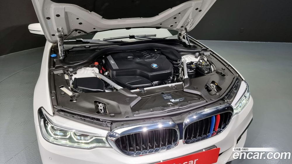 BMW 5 Series (G30) 520i M Sports (08.2020)