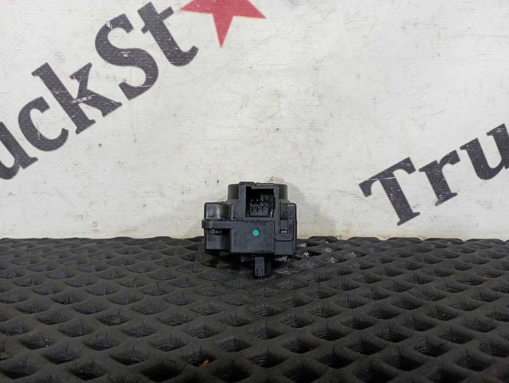 Моторчик заслонки печки