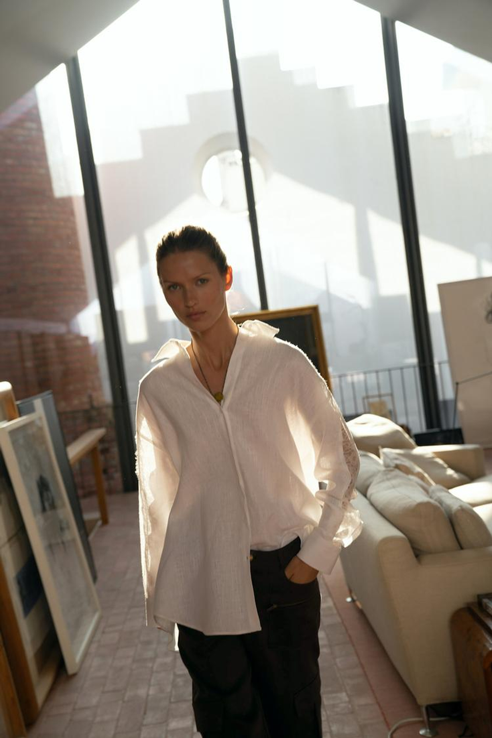 ZARA РУБАШКА ОВЕРСАЙЗ ИЗ ЛЬНА С КРУЖЕВОМ, БЕЛЫЙ