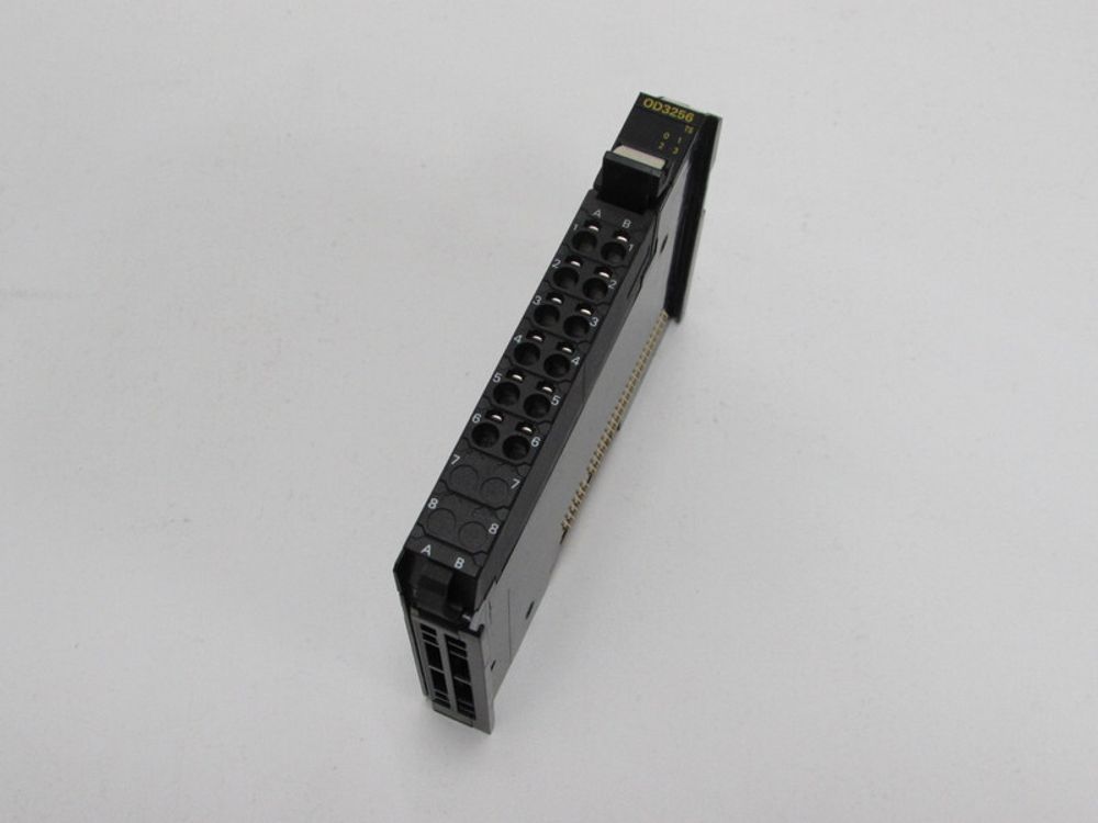 Цифровой модуль вывода сигналов OMRON Yaskawa Omron NX-OD3256