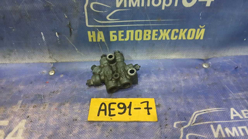 Распределитель тормозной TOYOTA LEVIN 1990