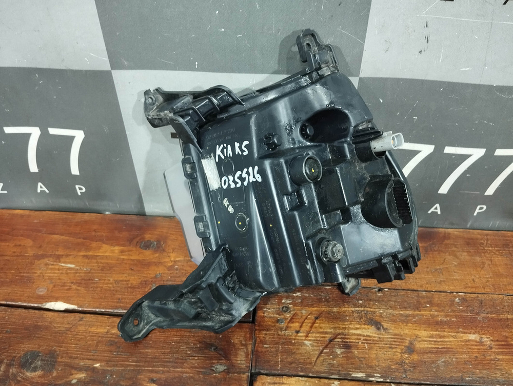 ПТФ передняя правая Kia K5 20-нв Б/У Оригинал 92202L2100