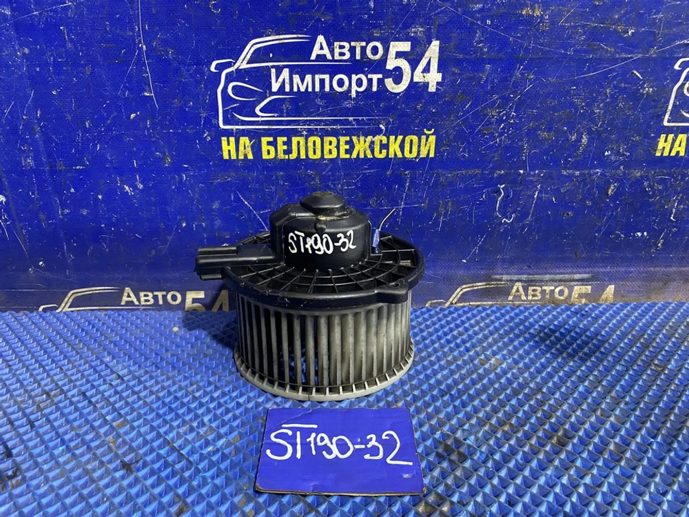 Моторчик печки TOYOTA CORONA 1993