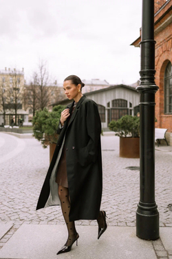 Чёрный двубортный тренч