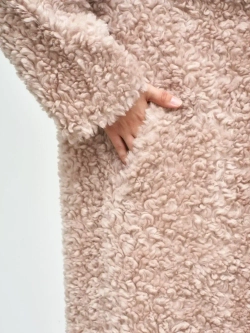 Шуба чебурашка длинная из овечьей шерсти, розово-бежевая, SilverFox