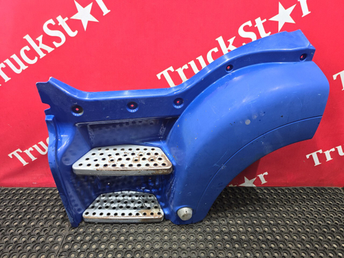 Корпус подножек левый