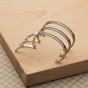 Браслет под вклейку материала, цвет серебро, размеры 50*60*6 мм