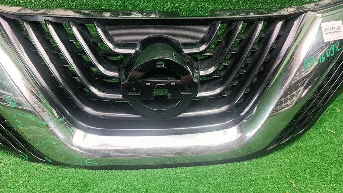 Решетка радиатора Nissan Murano Z52 (2014-2022)