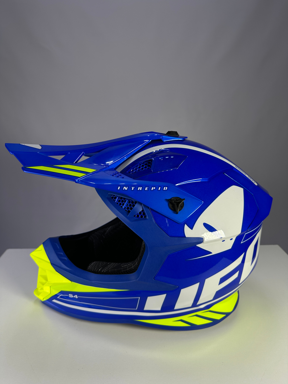 Мотошлем UFO HELMET INTREPID