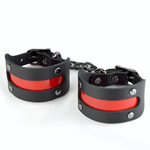 Чёрные наручники с красной вставкой «Пятница» (Цвет: черный с красным)