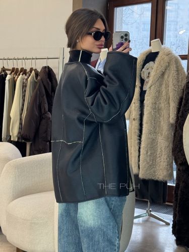 Двусторонняя куртка из эко-меха бежевого цвета