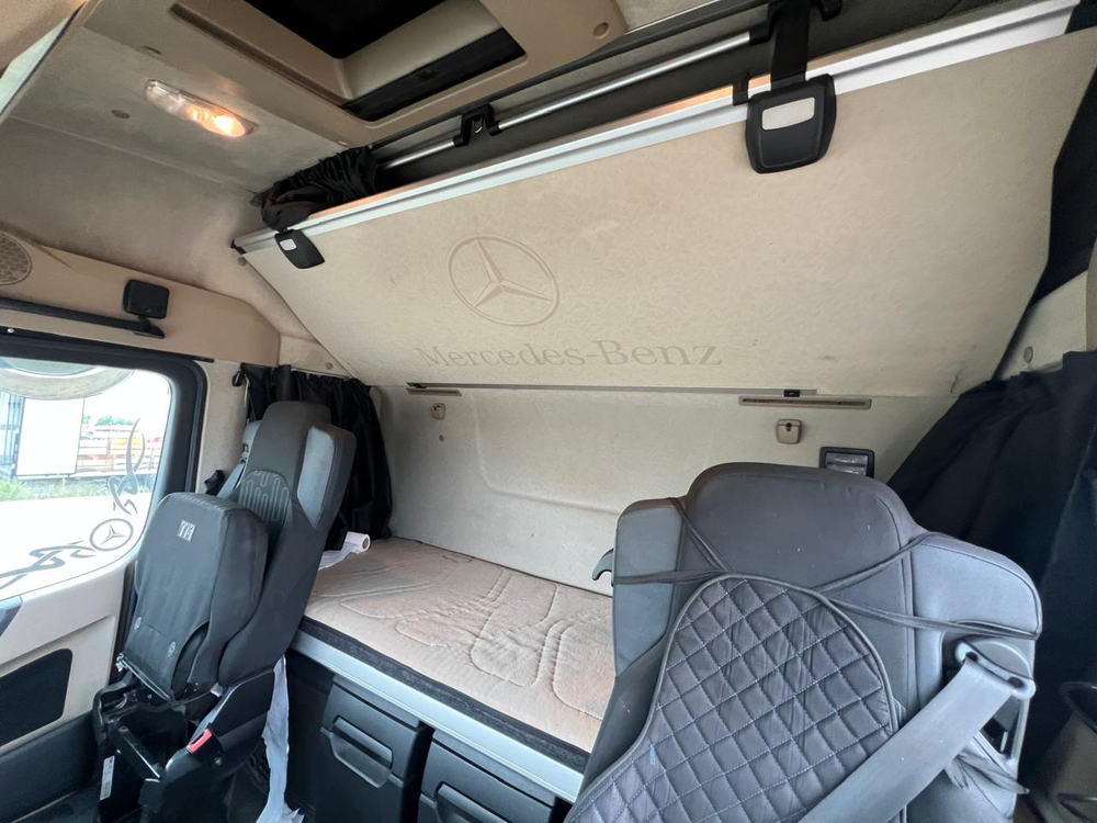 Mercedes-Benz ACTROS 4x2 Седельный тягач 1845 LS (Дизельный, 12,8 л, 449 л.с., АТ)