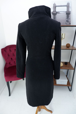 Пальто практичное 42 размер