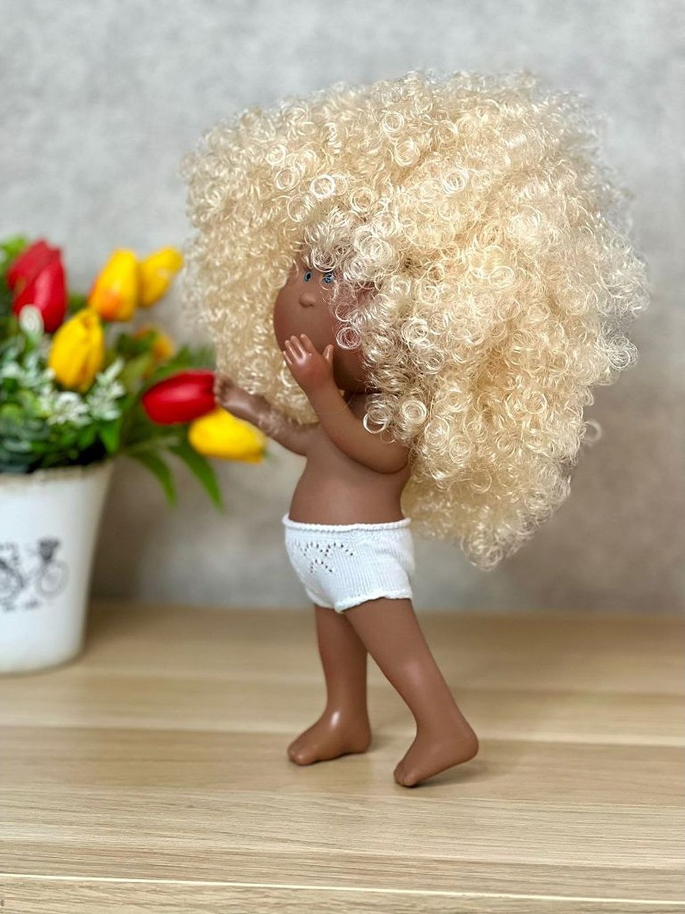 Кукла Nines виниловая 30см MIA без одежды (3000W10A1)