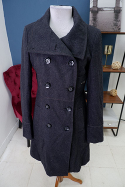 Пальто Jessica лаконичное 44 размер