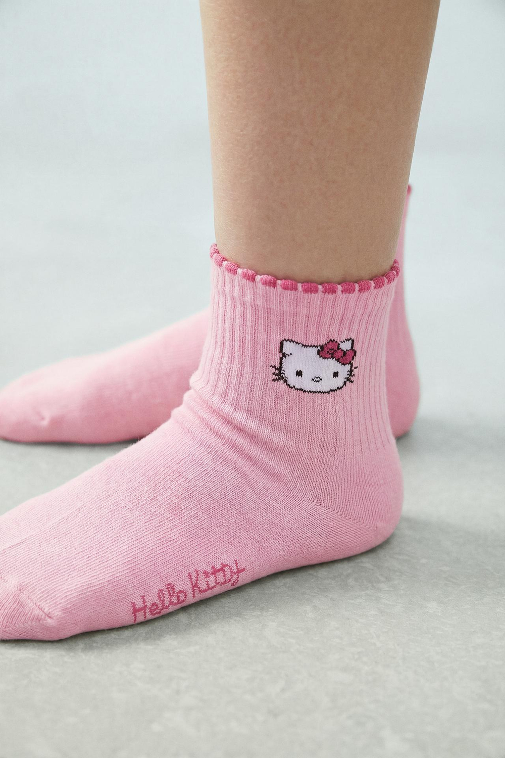 ZARA НАБОР ИЗ ТРЕХ ПАР НОСКОВ HELLO KITTY AND FRIENDS © SANRIO, РАЗНОЦВЕТНЫЙ