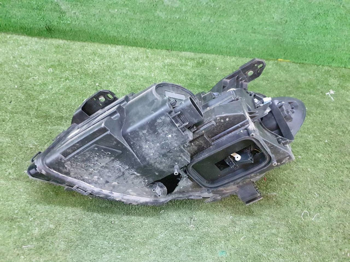 Фара правая Mercedes CLA C117 (2016-2019) LED