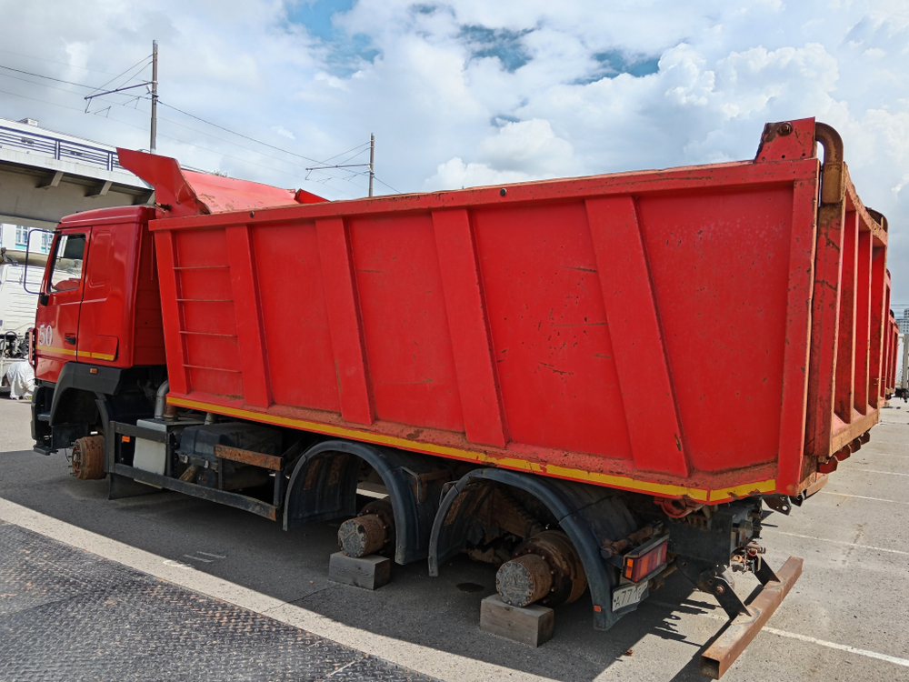 МАЗ 6501* 6x4 Самосвал 650128-8520-000 (Дизельный, 11,6 л, 423 л.с., МТ)