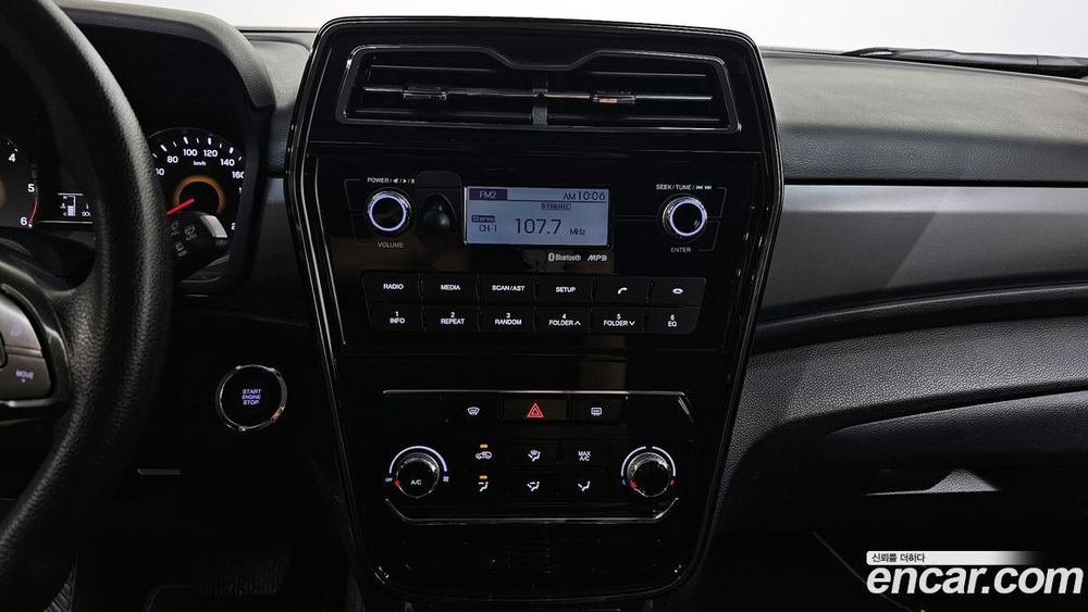 KG Mobility (Ssangyong) Very New Tivoli Дизель 1.6 2WD (01.2020)