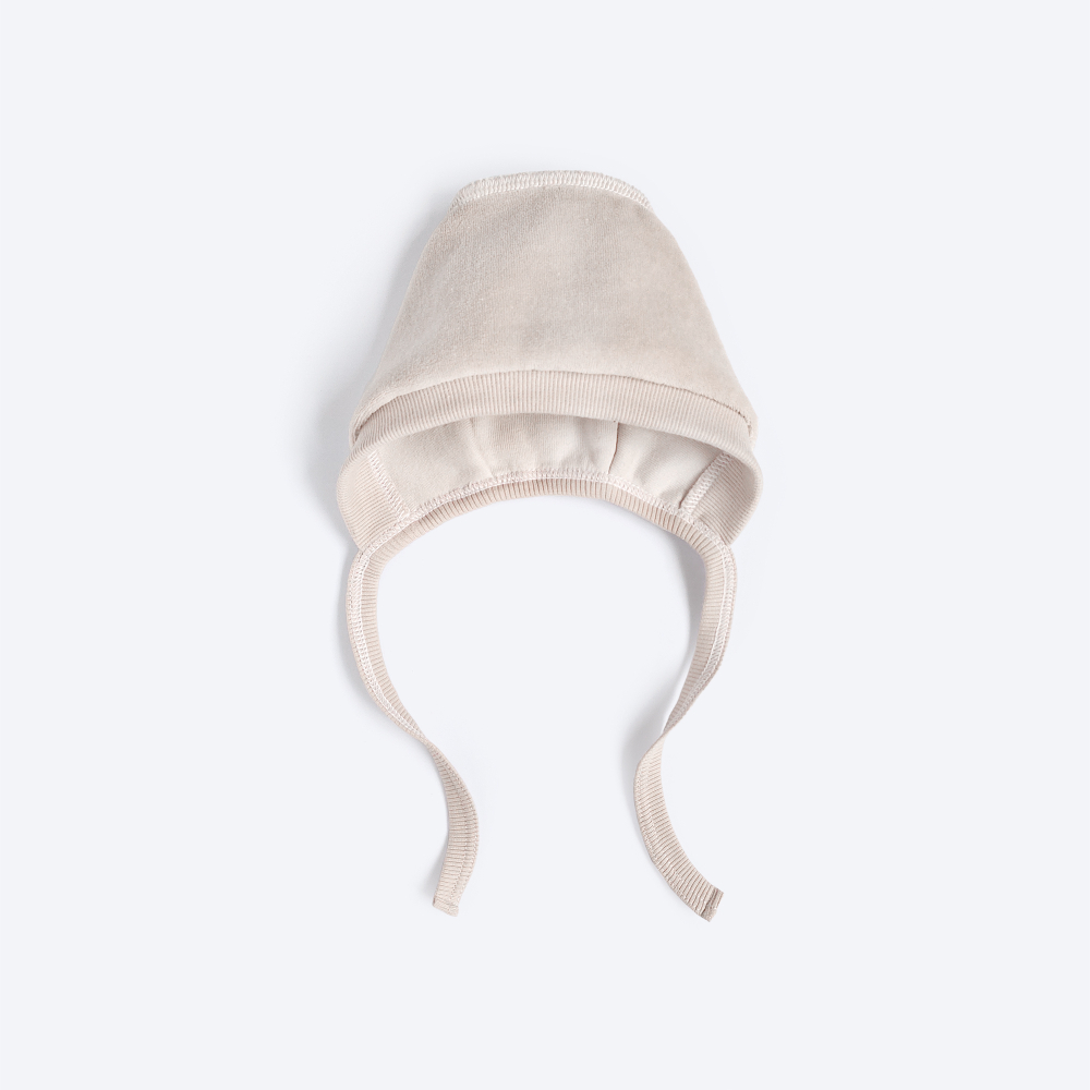 Велюровый чепчик Mjölk White Sand