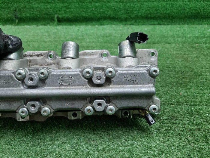 Клапанная крышка Range Rover Evoque 2 (2018-н.в.)