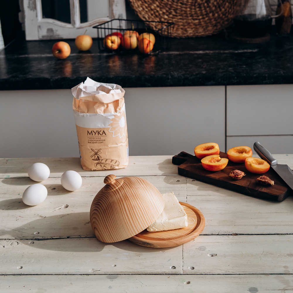 Масленка из дерева Сибирский Кедр для сливочного масла. MS1