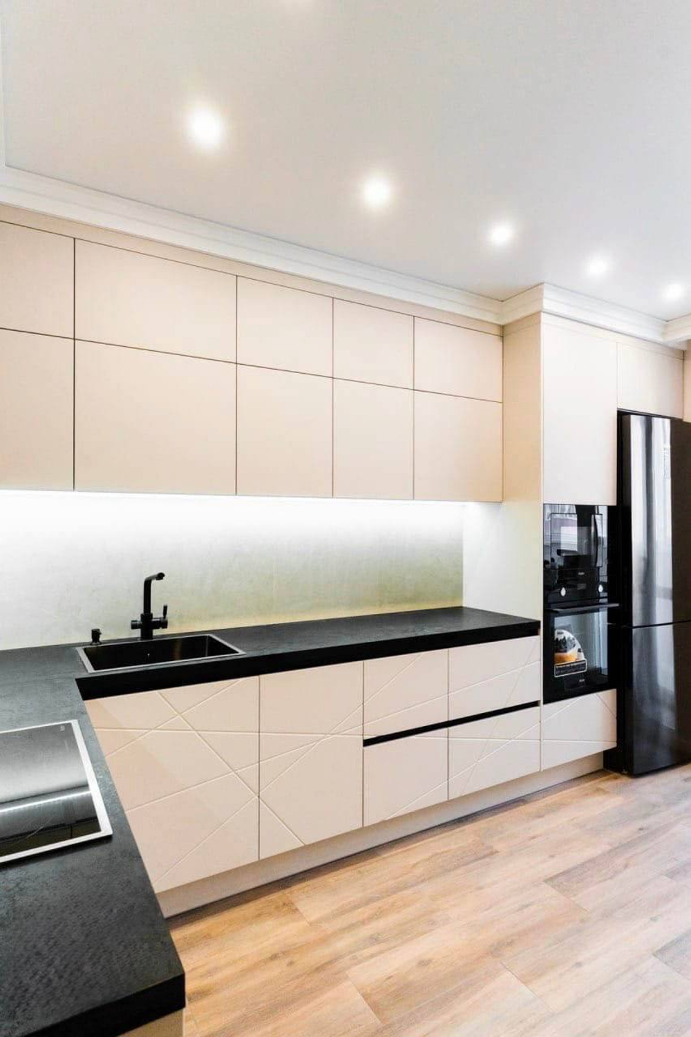 Угловая кухня - корпус ЛДСП Kronospan 16 мм, фасады МДФ 19 мм (эмаль)