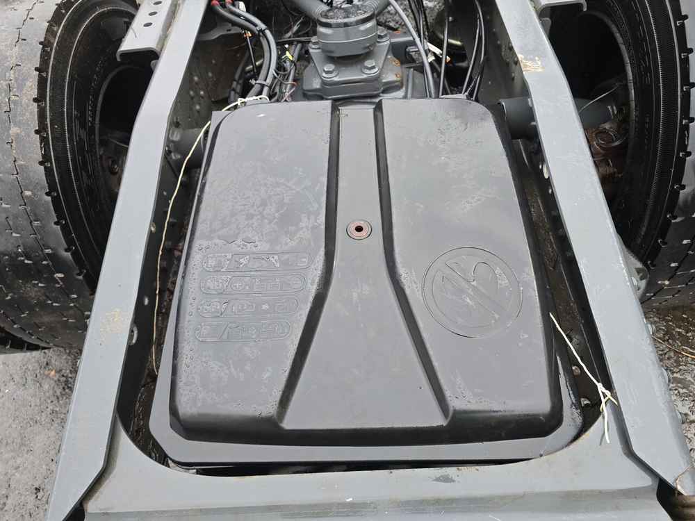 Крышка АКБ 2023г