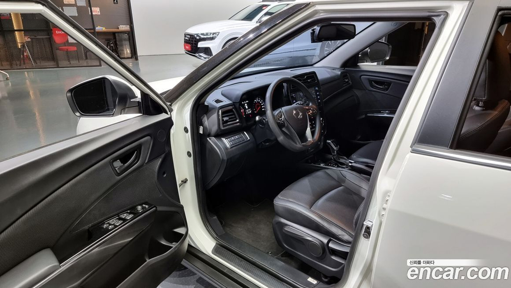 KG Mobility (Ssangyong) Very New Tivoli Дизель 1.6 2WD (09.2020)