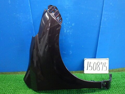 крыло переднее правое Toyota Ist NCP110