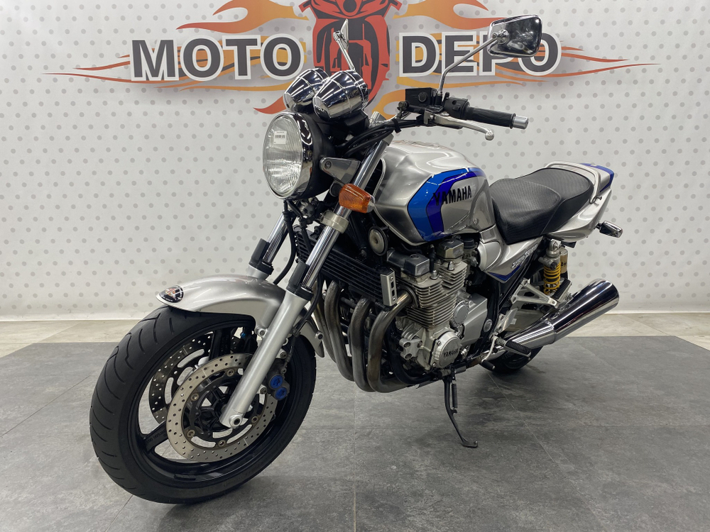 Yamaha XJR1300, 2004