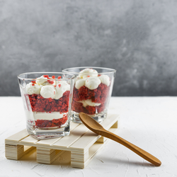 Вкусные Трайфлы кондитерская Sweet Visors Сладкие Козырьки. Кондитер Светлана Дегтерева. Десерты ручной работы на заказ в СПБ. Мы создаем сладкие истории на любой вкус.