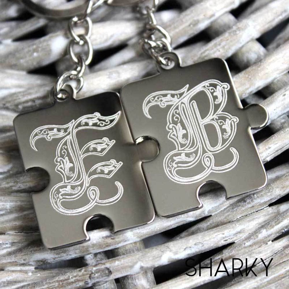 Парные брелки с гравировкой на заказ для двоих