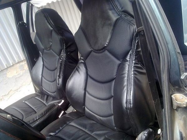 Авточехлы "Recaro" ("Рекаро") из экокожи на ВАЗ 2110-12