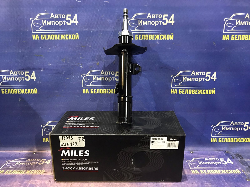Стойка передняя правая TOYOTA FIELDER 2002-2004