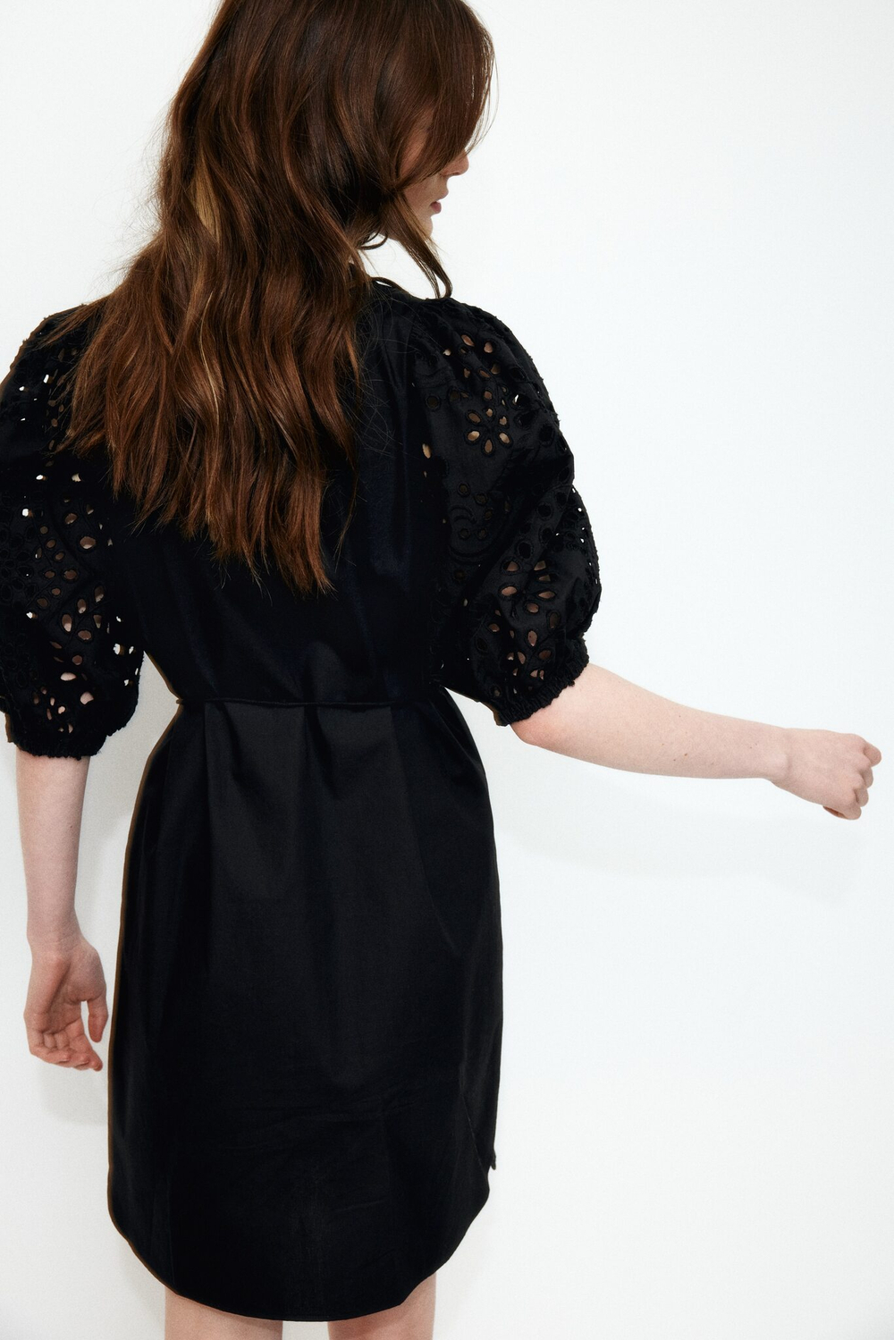 Платье broderie anglaise с длинными рукавами