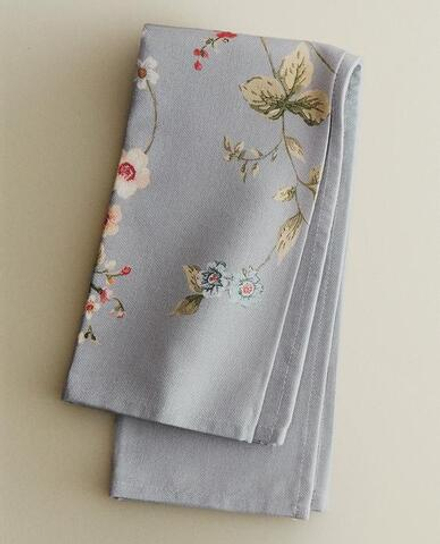 ZARA HOME НАБОР МАЛЕНЬКИХ САЛФЕТОК С ЦВЕТОЧНЫМ ПРИНТОМ (2 ШТ.), СИНИЙ