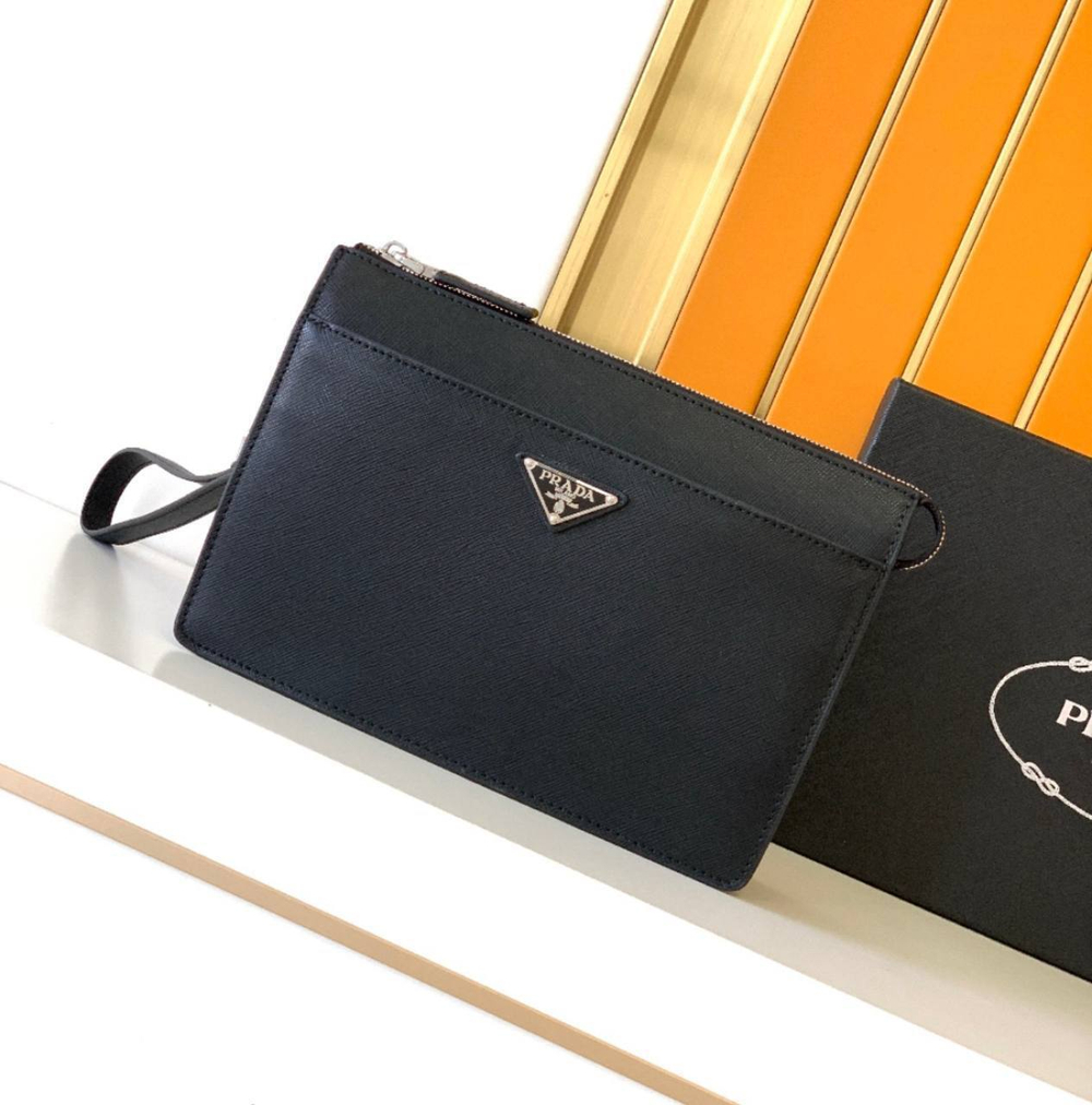 Клатч Prada